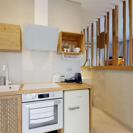 Katomeri Resort منتجع